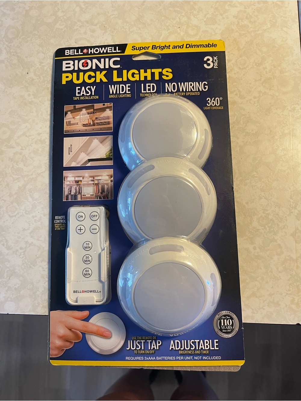 White LED Puck Lights (3-Pack) with Remote